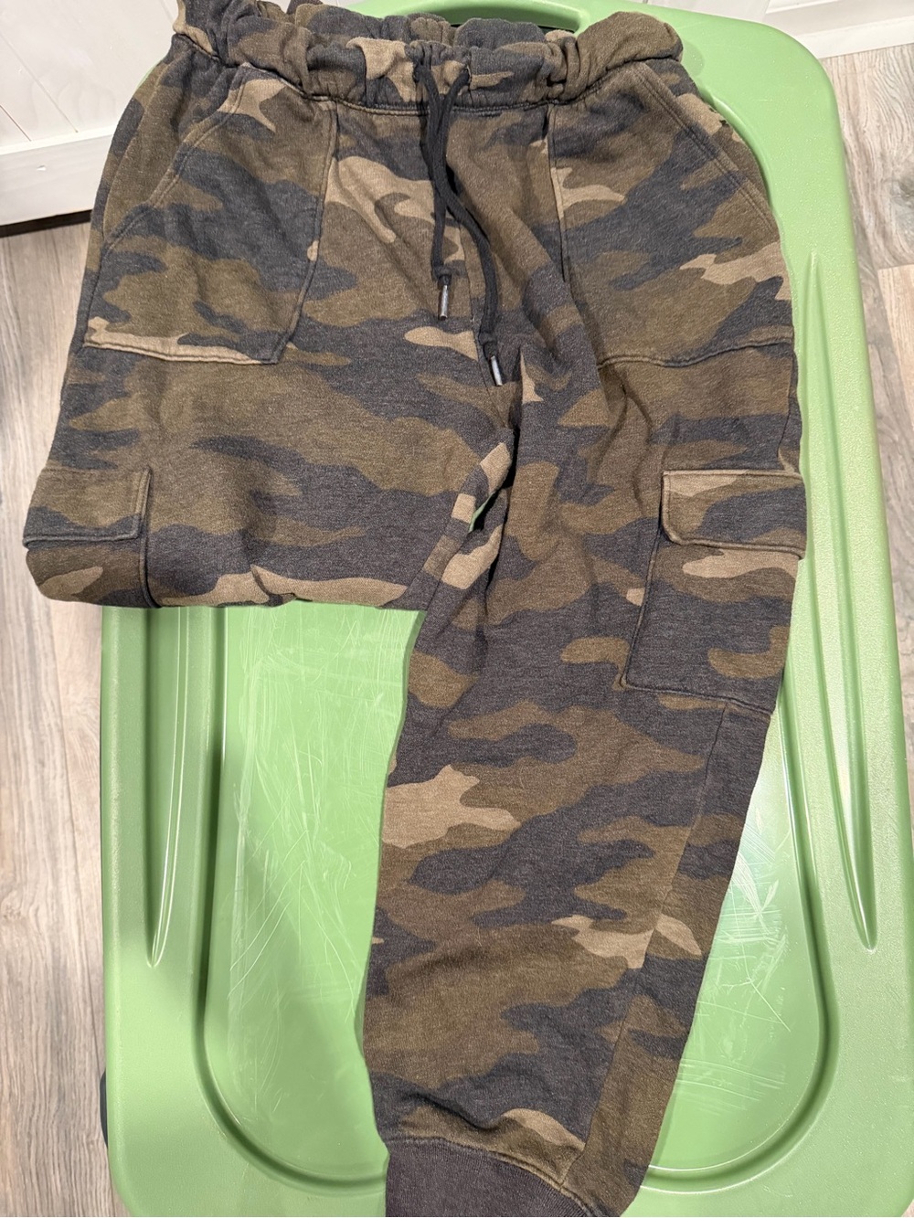 PINK Victoria's Secret Women's Camo Track Joggers in Green and Brown - Picture 4 of 6